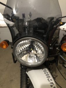 fix Himalayan windshield front view with rubber
